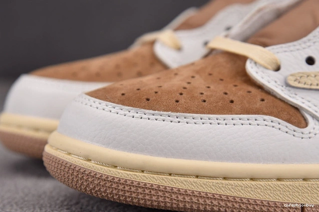 AJ Scott Travis Low x OG 1 SP DM7866-106 0830